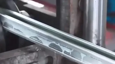 Geschlitzte Federbein-Kanal-Video