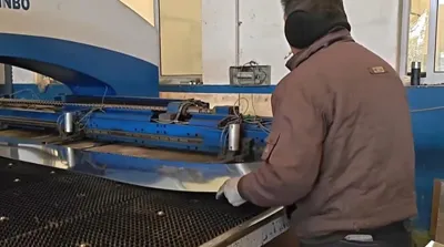 Perforierte Kabel ablage Stanzen und Verpackung